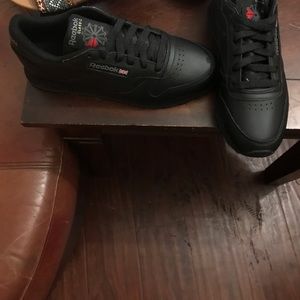 Black Reebok classic